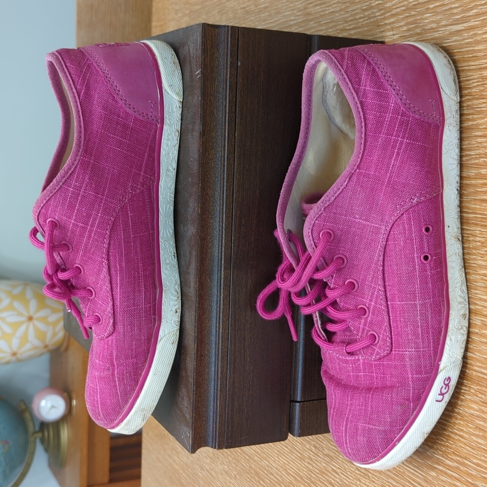 UGG Australia Hally Pink Sneaker Tennis Shoes Size 10